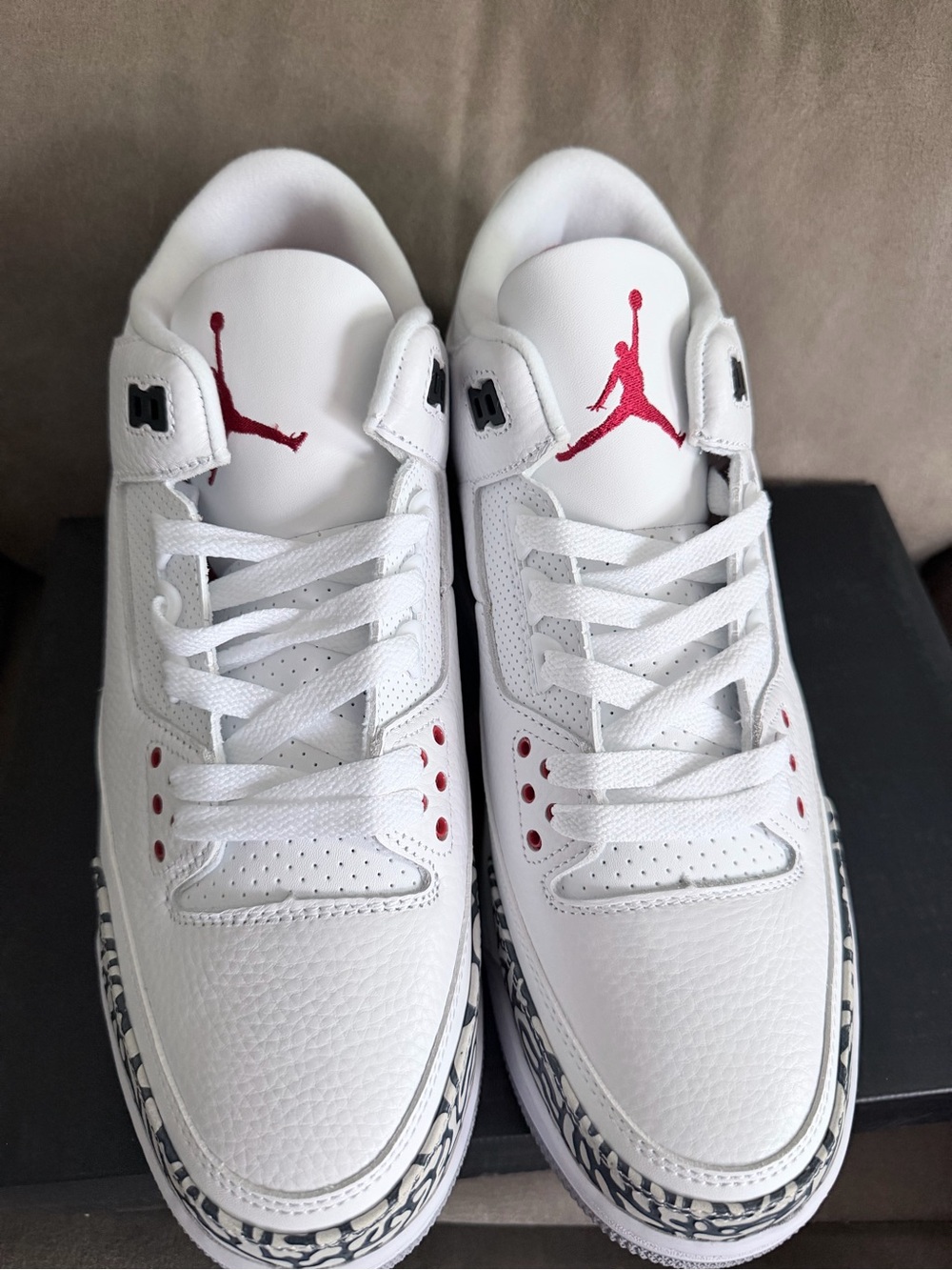 Jordan White and Hot Pink Elephant Print Low-Top Sneakers - Picture 2 of 3